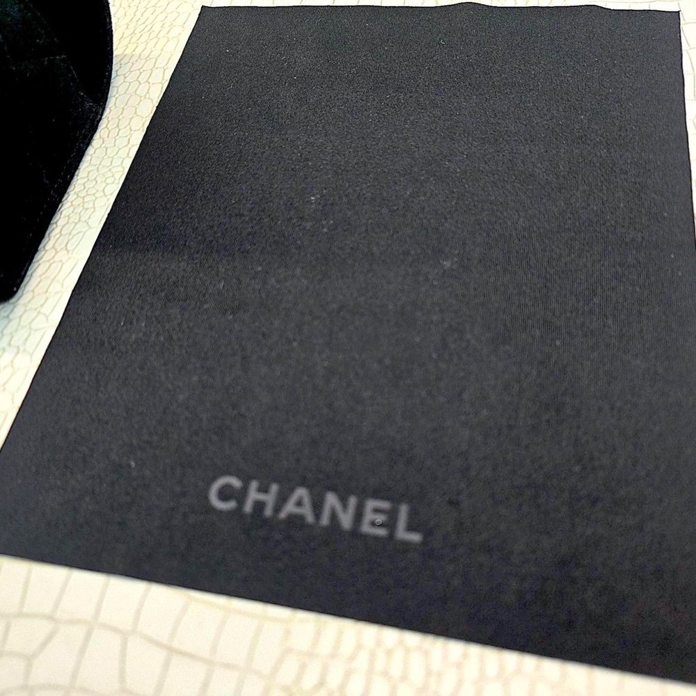 New CHANEL Quilted Eyeglasses Sunglasses Case Gold CC, CC Cloth, CC Box, etc. - Picture 12 of 16